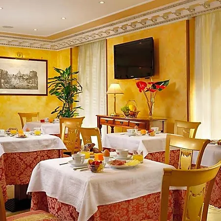 Отель Tuscolana 3*