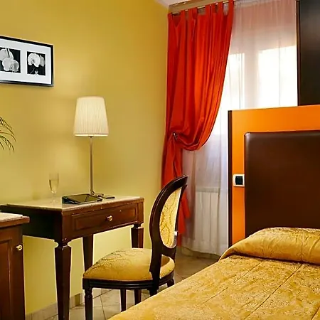 Отель Tuscolana 3*