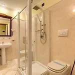Tuscolana فندق